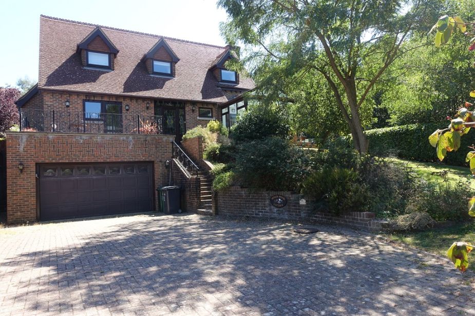 Stunning 3 - 4 Bedroom Detached Home